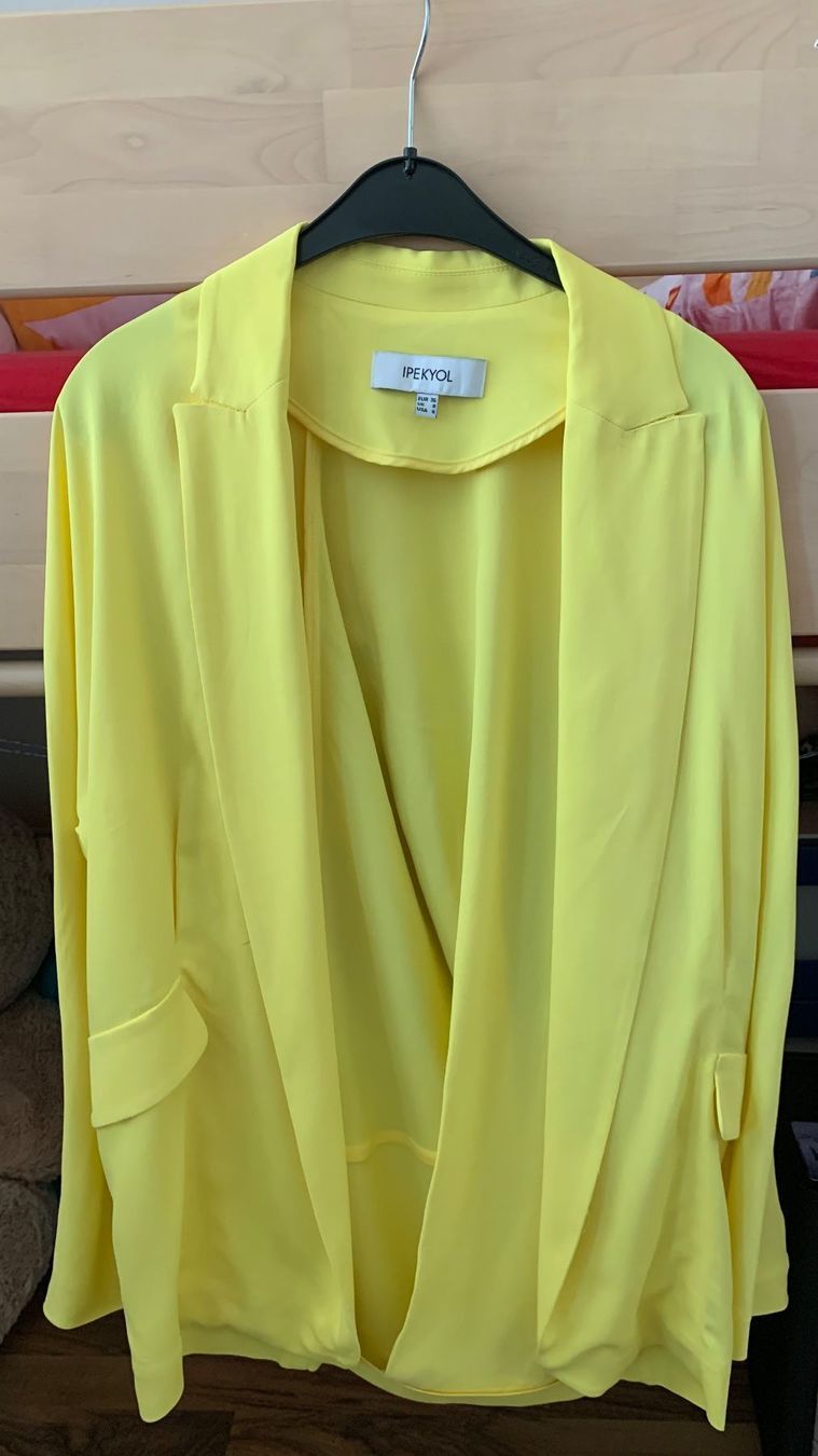Giacche: NEU modischer Blazer Gr 36 gelb – Nuovo (secondo la descrizione) da Biel-Benken BL venduto da BelginE