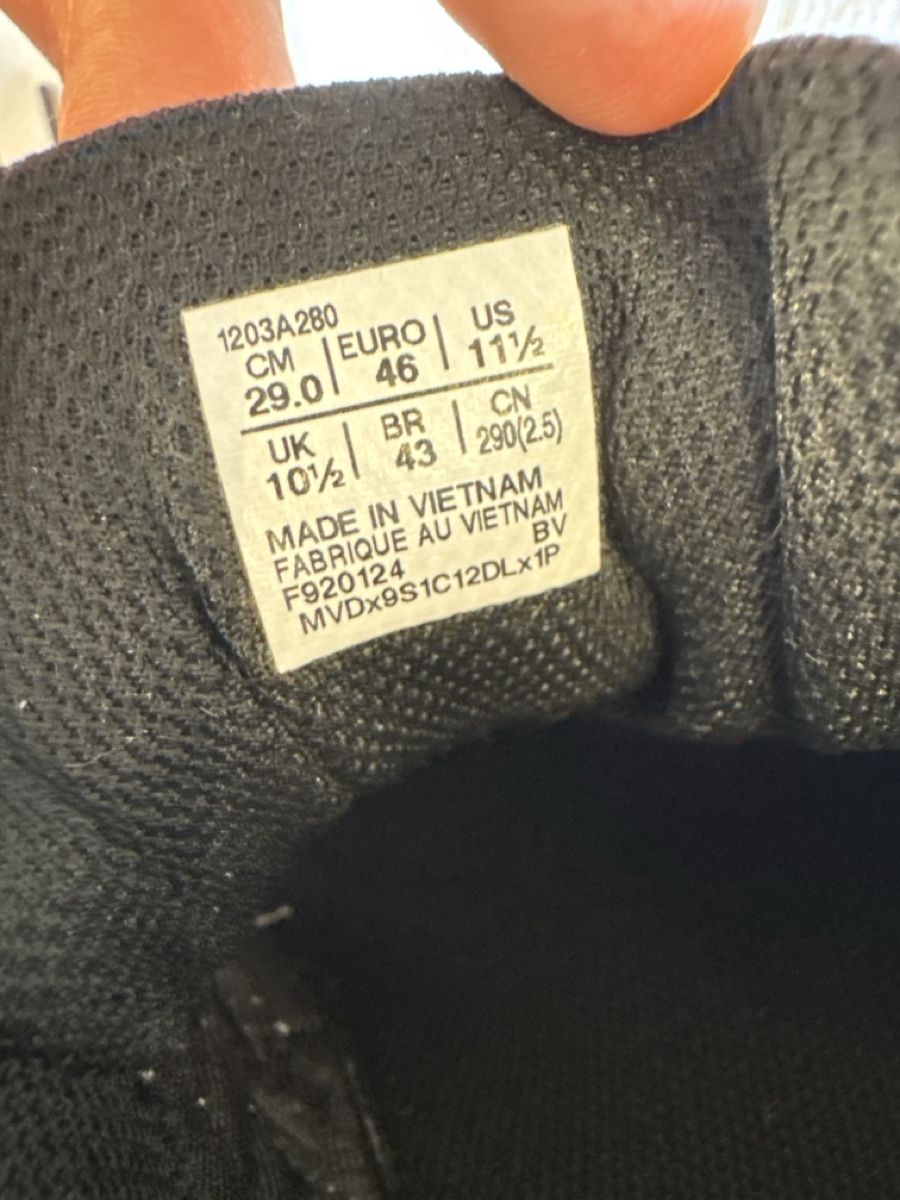 Asics Herrenschuhe: Asics Gel Kayano  – Gebraucht aus Mönchaltorf von osi_t7tl 4