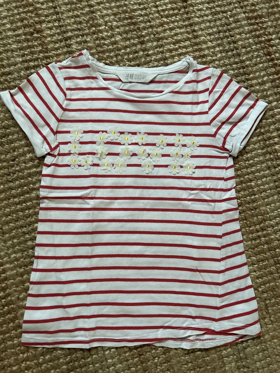 Lotti & Set di vestiti: 4er Set Mädchen T-Shirts, Gr. 122/128 – Usato da Dottikon venduto da cimar 4