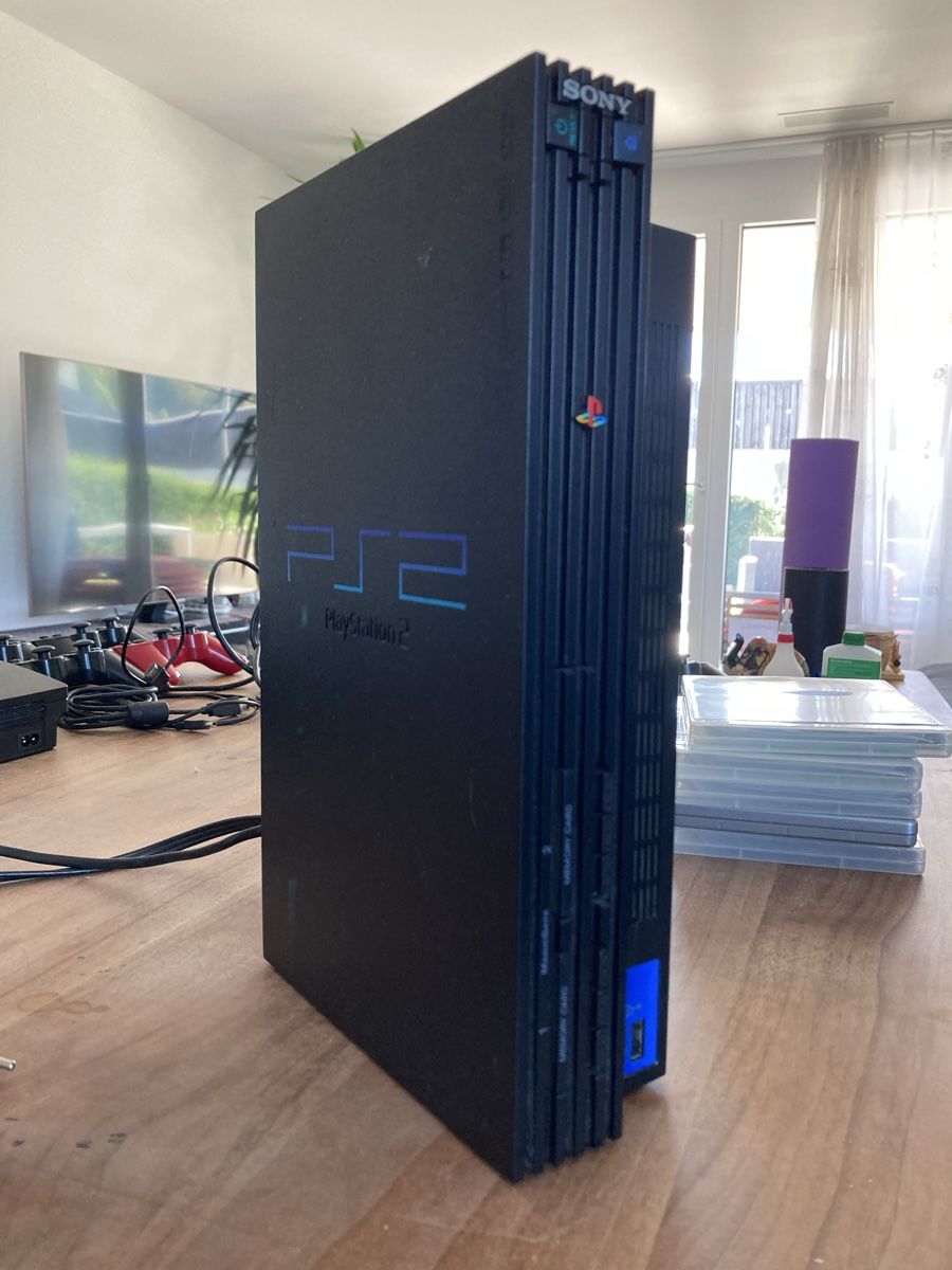 Sony Console: Playstation 2 mit 20 Spielen – Usato da Oberkirch LU venduto da claude_lagler