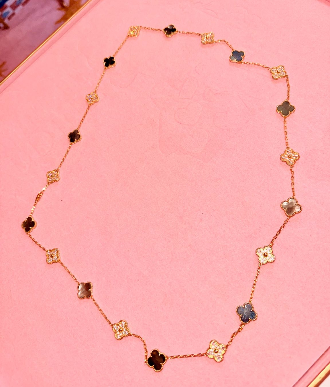 Ketten: Collier Alhambra doré diamants nacre – Neu und originalverpackt aus St-Maurice von Sandrinette123 4