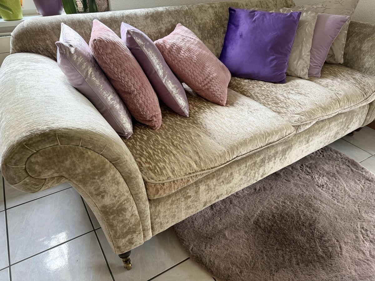 Sofas: Laura Ashley Sofa – Gebraucht aus Horriwil von Carrera68