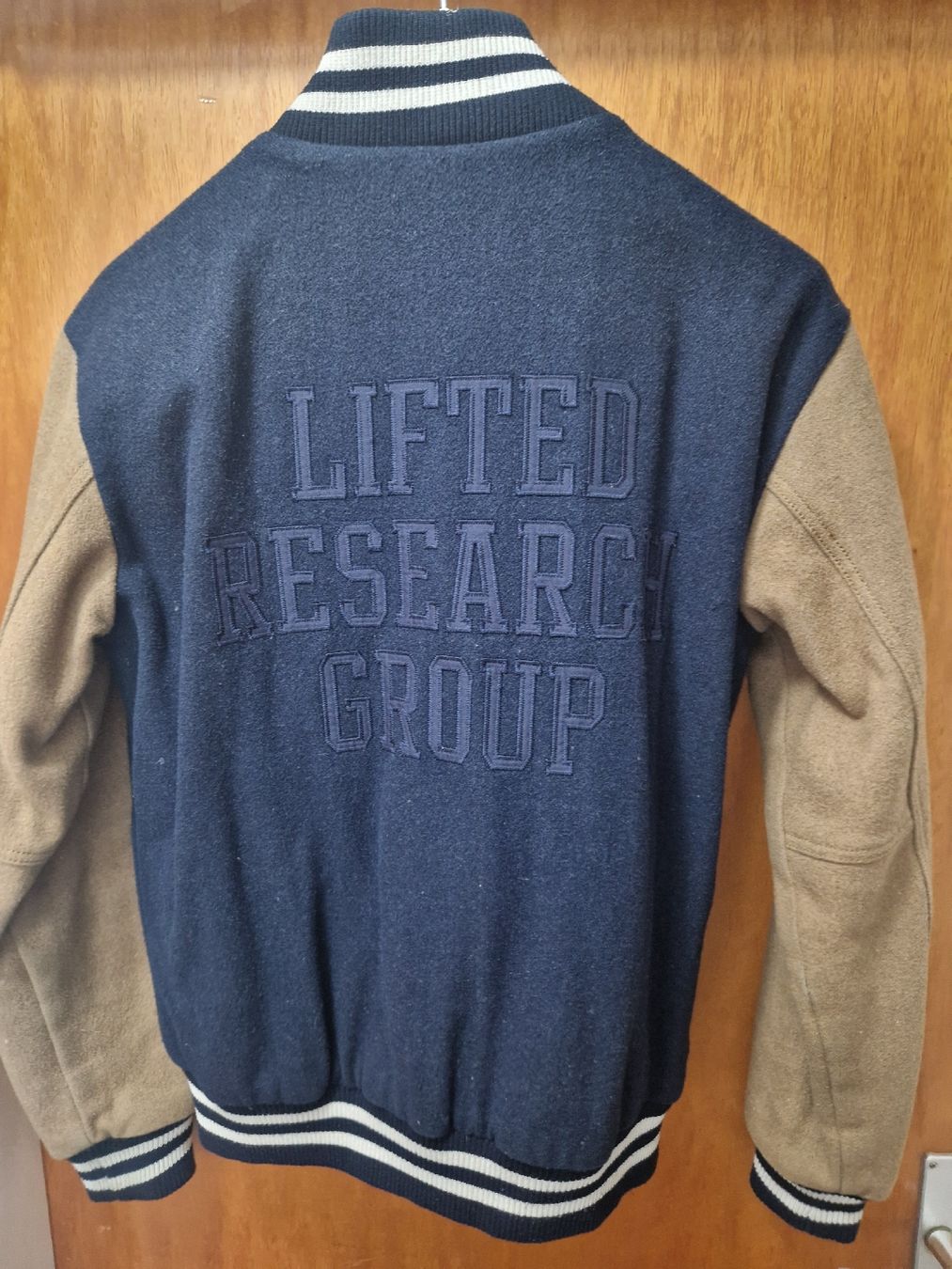 Giacche: LRG Collagejacke Grösse M – Usato da Münchenbuchsee venduto da Ludo_Braenz 1