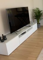 Weisses TV-Lowboard