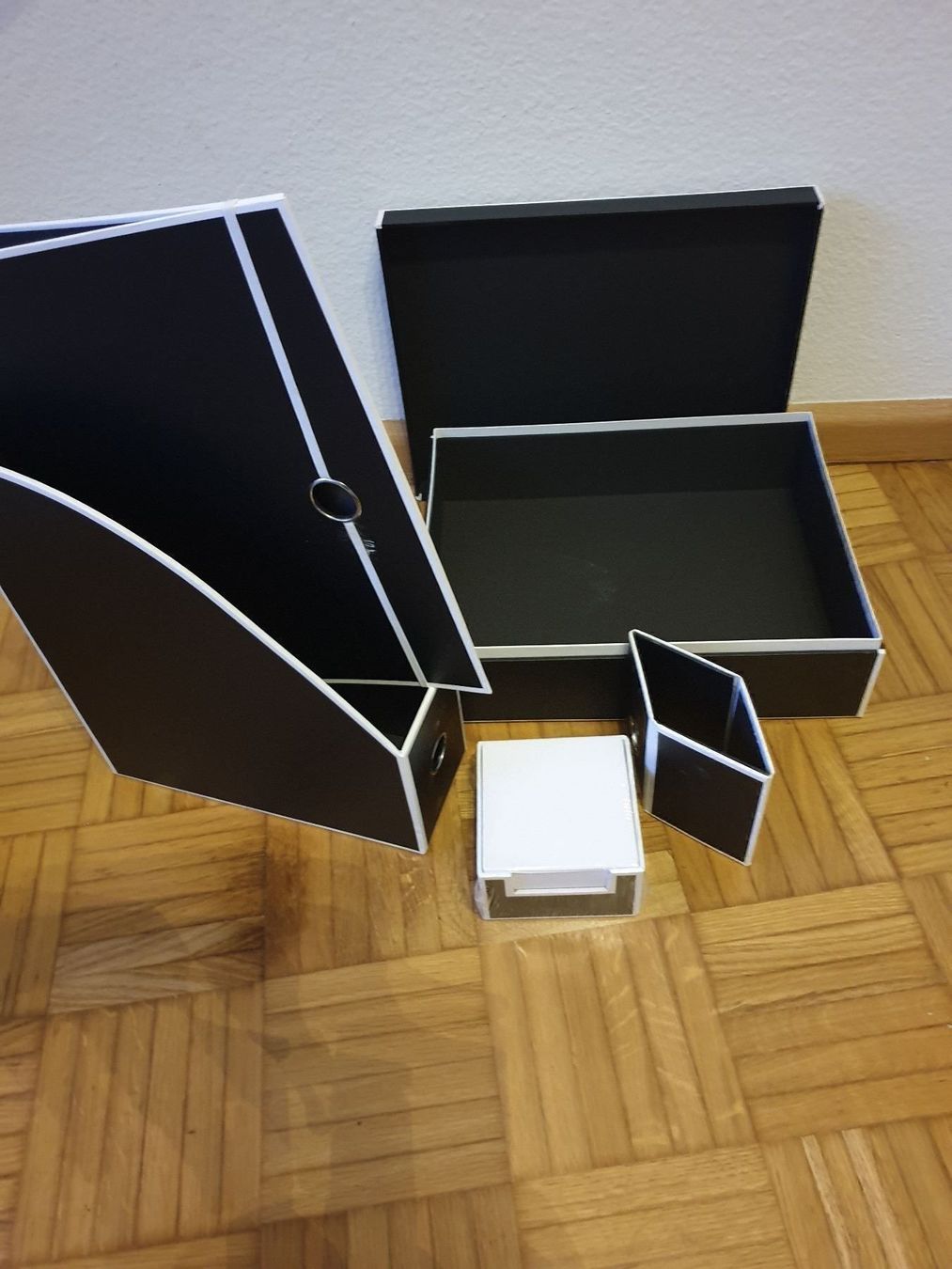 Blocchi: Desk Set Ordner Notizpapier Stiftehalter – Nuovo e nell'imballaggio originale da Basel venduto da ser_q9qm 3