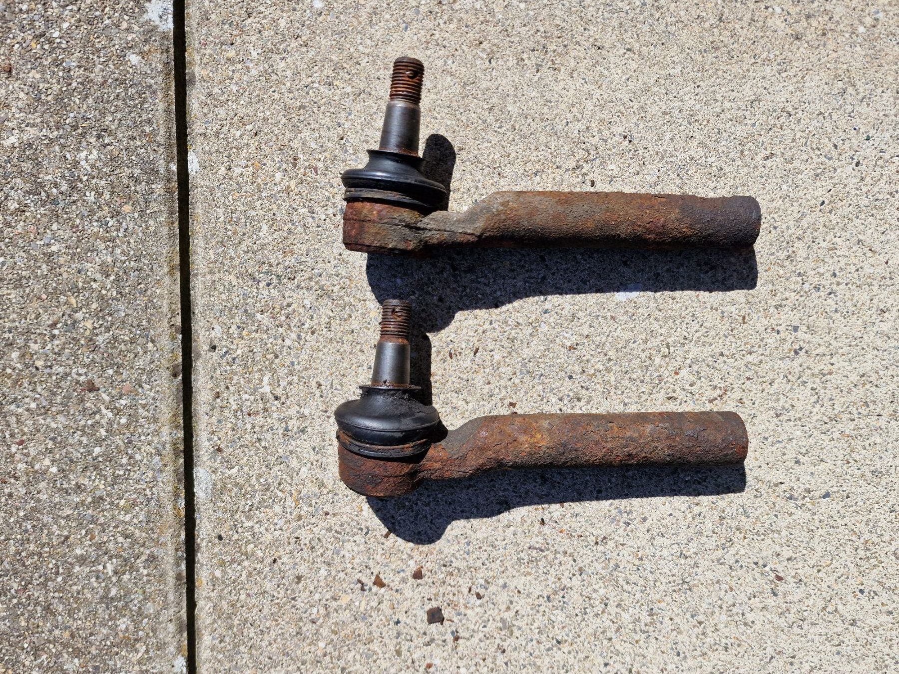 Tutti pezzi di ricambio auto: Spurstangenkopf Set - Steering Tie Rod End - WRX STI – Usato da Buchrain venduto da Sssschaller 3