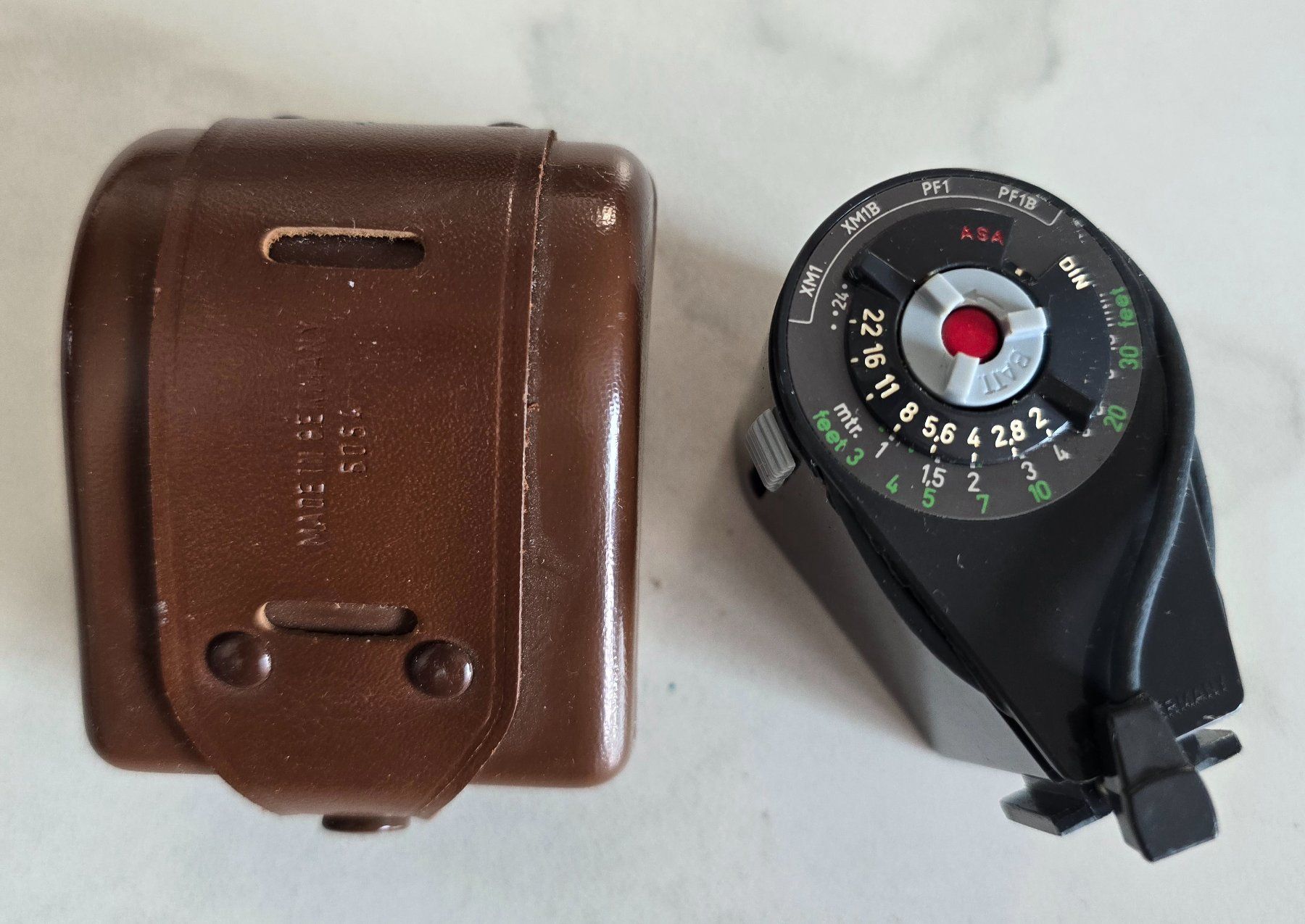 Agfa Flashs: Agfa Tully Blitzgerät mit Ledertasche, Vintage – D'occasion à Steinmaur par Pegasus24 2