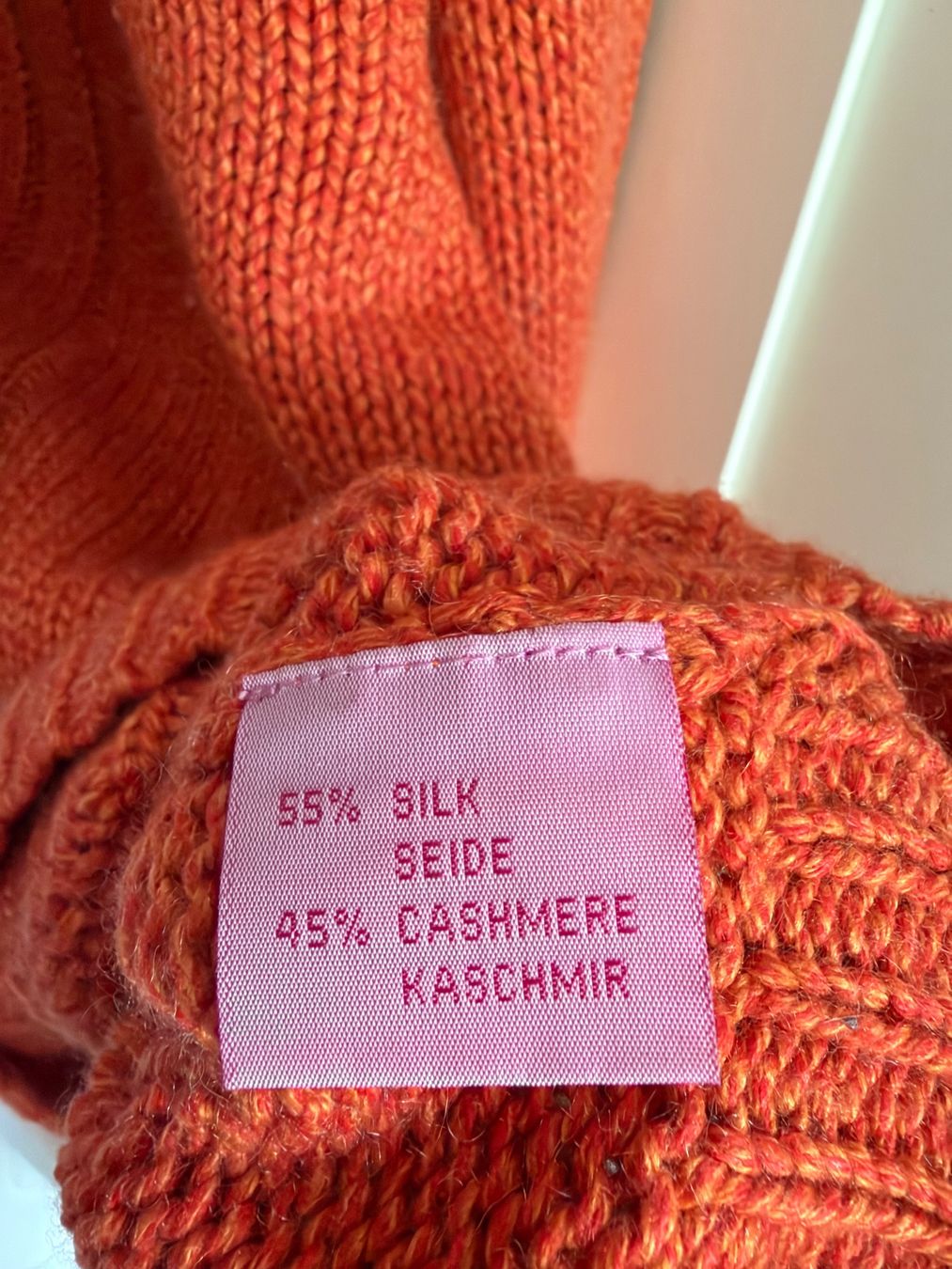 Maglioni & Felpe: Kaschmir Seiden Rollkragenpullover Lawrence Grey orange – Usato da Buchs SG venduto da VintageHomeCH 7