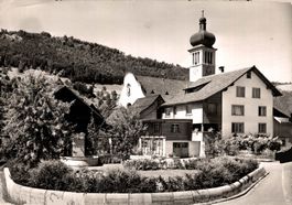 Au (St. G.) mit Dorfbrunnen & Kath. Kirche