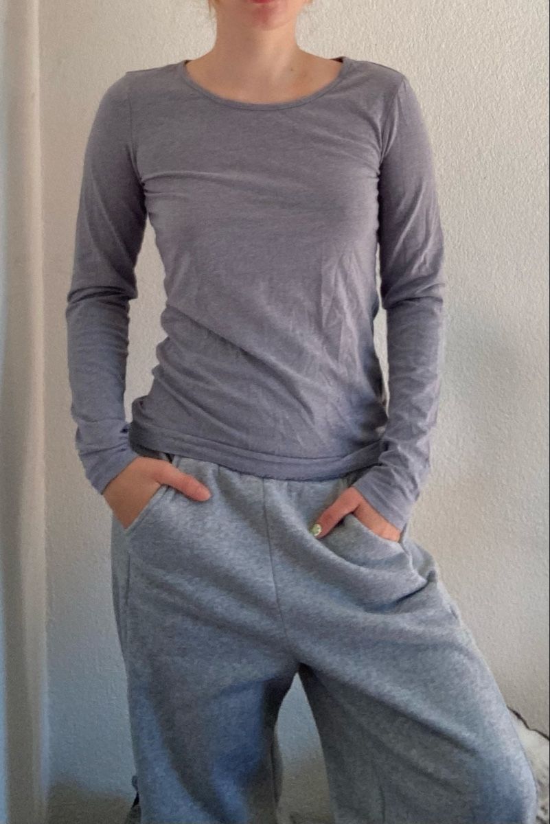H&M T-Shirts: Langarmshirt grau-blau Grösse S – Gebraucht aus Muri b. Bern von ala_mq5t