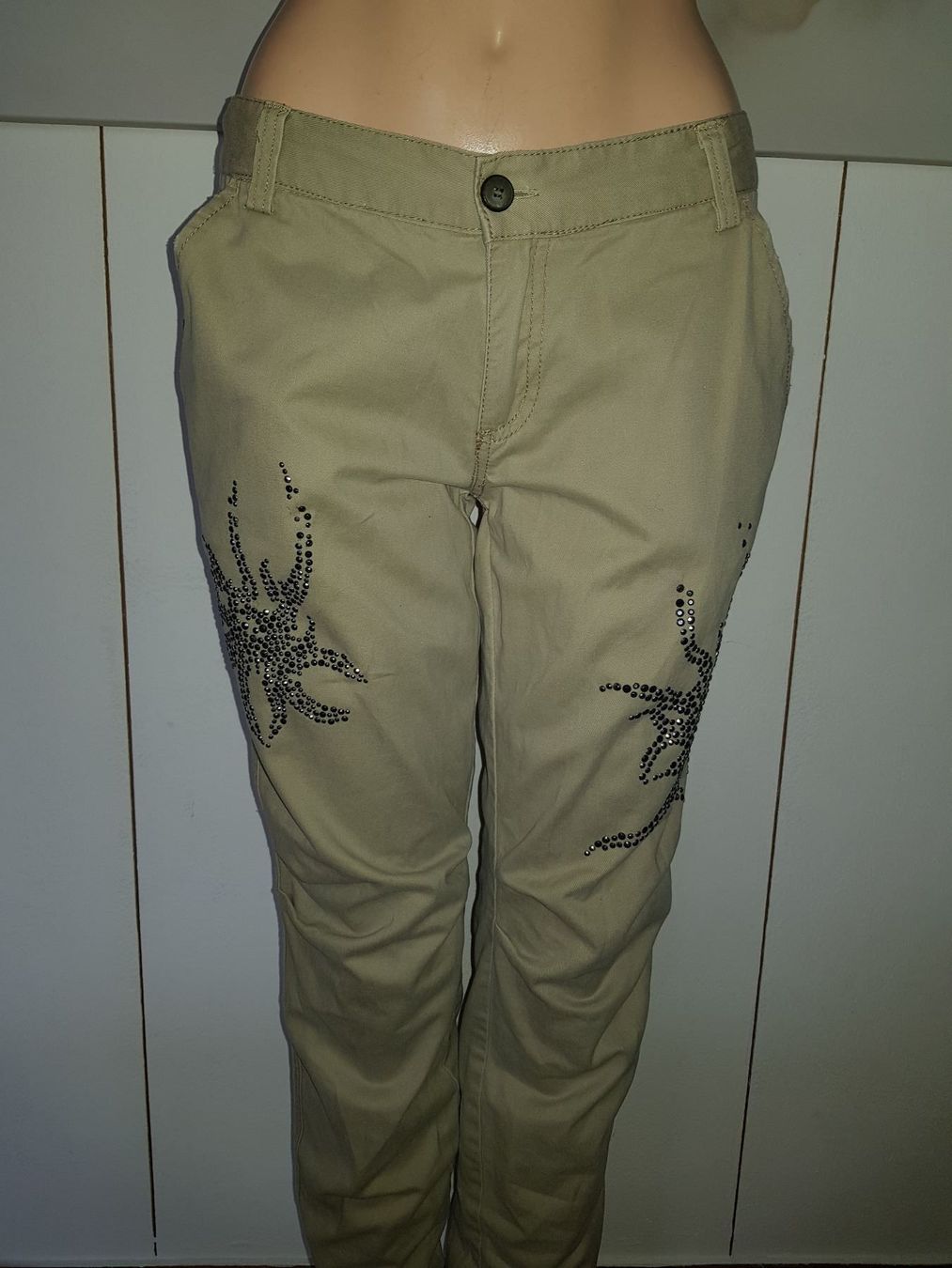 Hosen: AMISU Pantalon / Hose Taille / Grosse 36 – Gebraucht aus Cossonay-ville von Super-Price-Quality 1