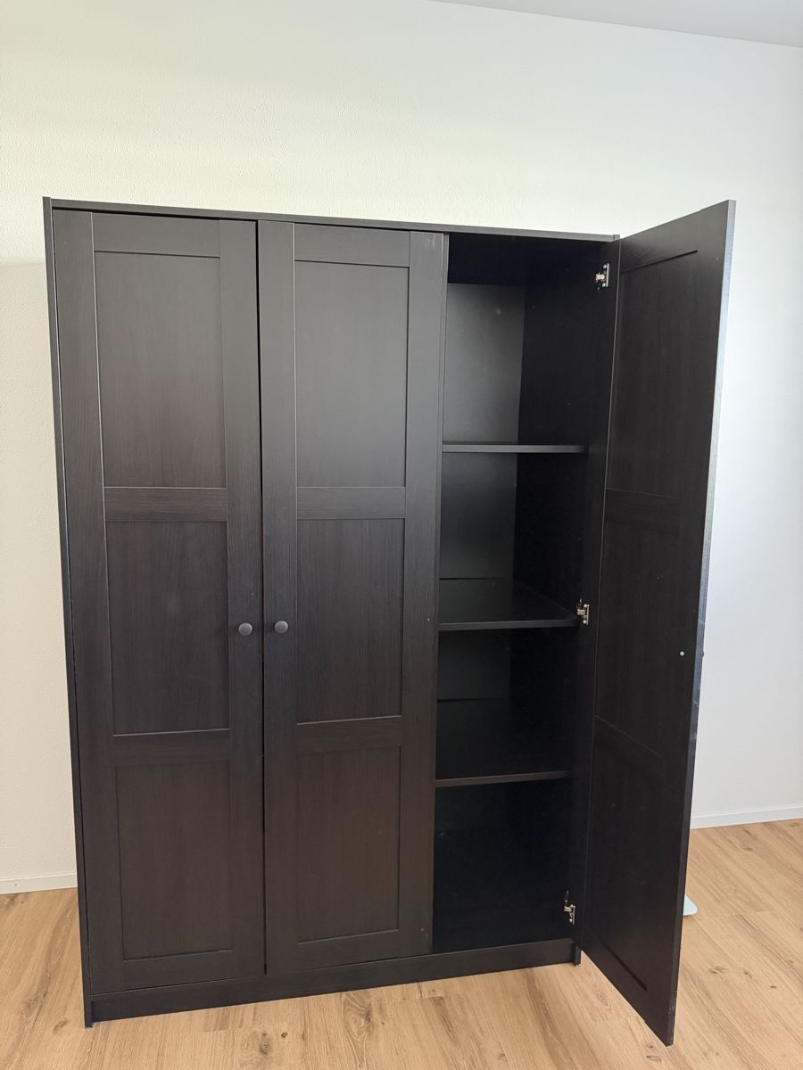 Armadi: Kleiderschrank schwarz – Usato da Reinach AG venduto da Raffi44 1