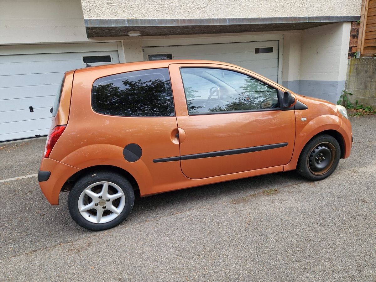 Renault Automobili: Renault Twingo 1.2 16V – Usato da Pfungen venduto da dimeautomobile 1