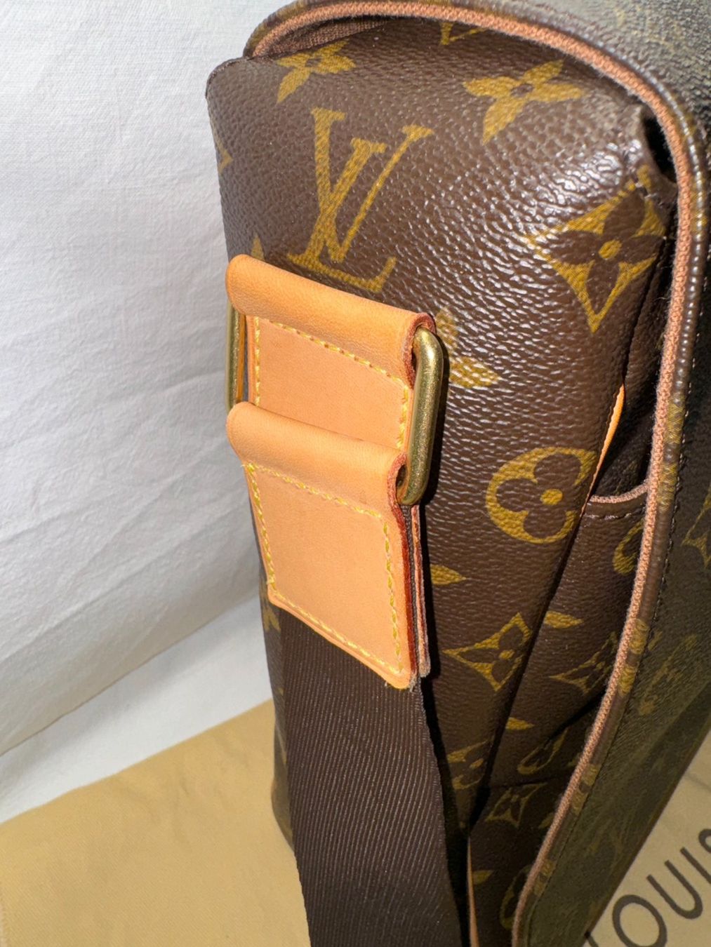 Louis Vuitton Taschen: Louis Vuitton Abbesses (Messenger Bag) – Gebraucht aus Altdorf UR von enr_pqr6 5