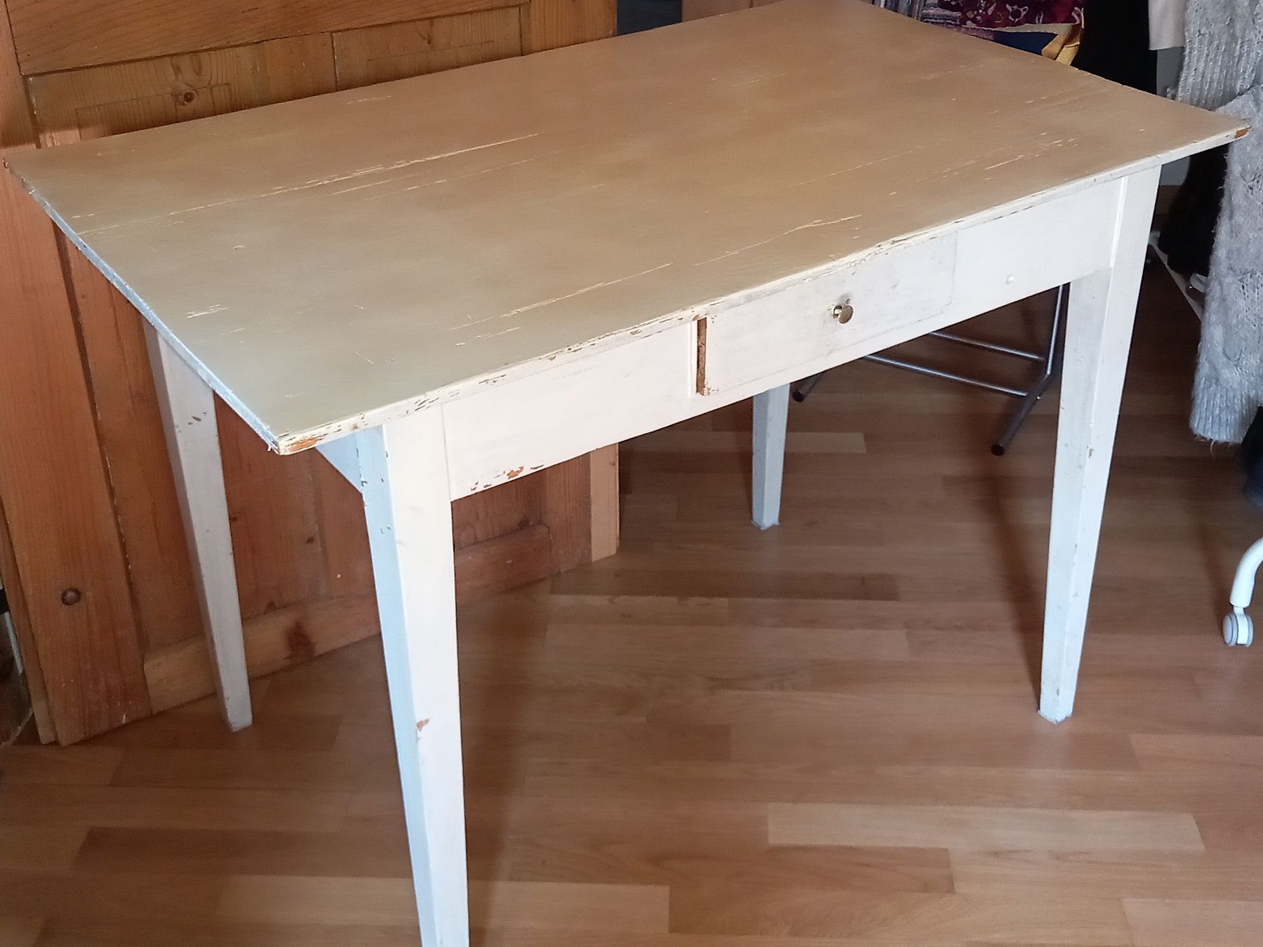 Scrivanie: Gebrauchter Tisch, Shabby Chic, stabil, weiss gestrichen – Usato da Staad SG venduto da jla_78qj 1