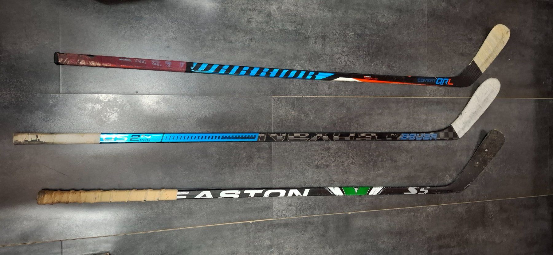 Bastoni & Pale: Lots de canne de HOCKEY Junior – Usato da Chancy venduto da dave58v 1