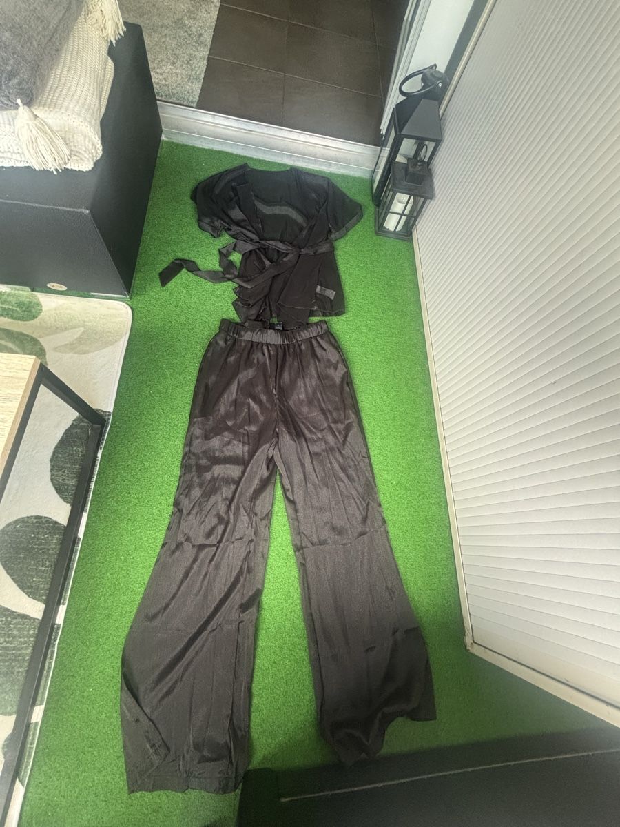 Lots de vêtements: Zweiteiler gr.M – Neuf (Voir description) à Zug par Biki72 2