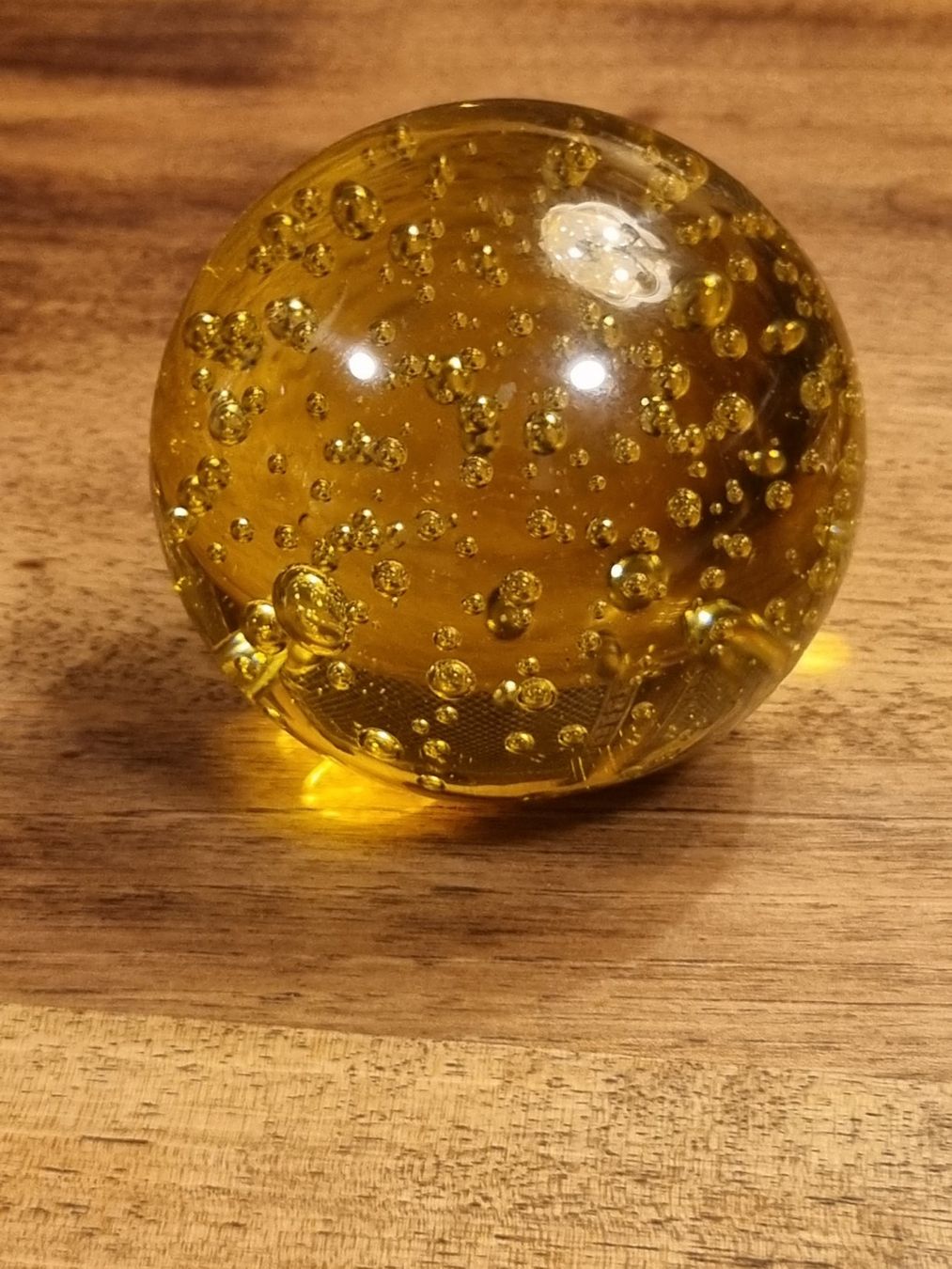 Tutte le decorazioni: Vintage Briefbeschwerer Glaskugel Bernstein 943 g – Usato da Scharnachtal venduto da devin03
