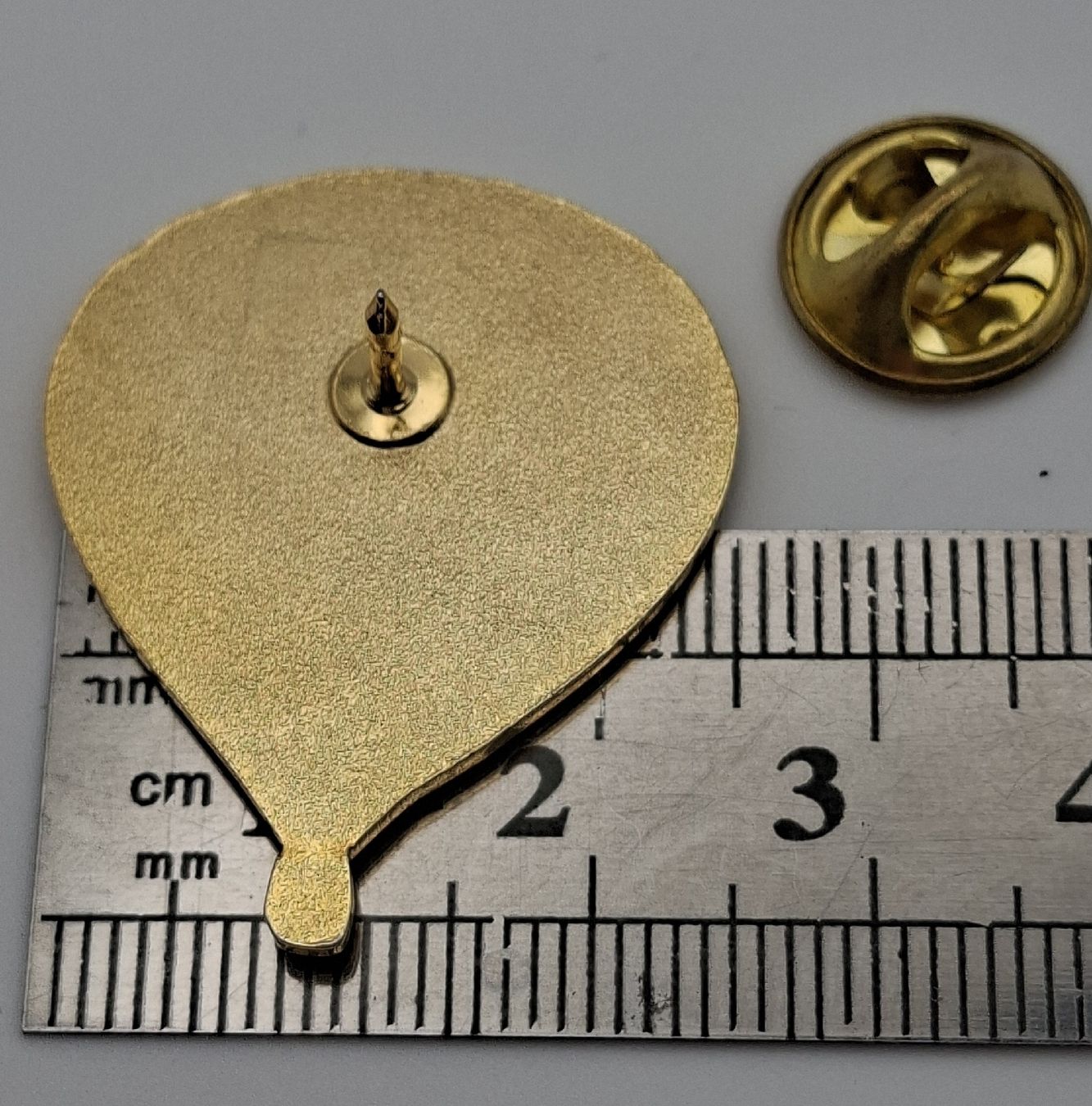 Placchette & Badge: Pin Münch-Bräu Eibau Heissluftballon  – Usato da Kriens venduto da Wolly85 1