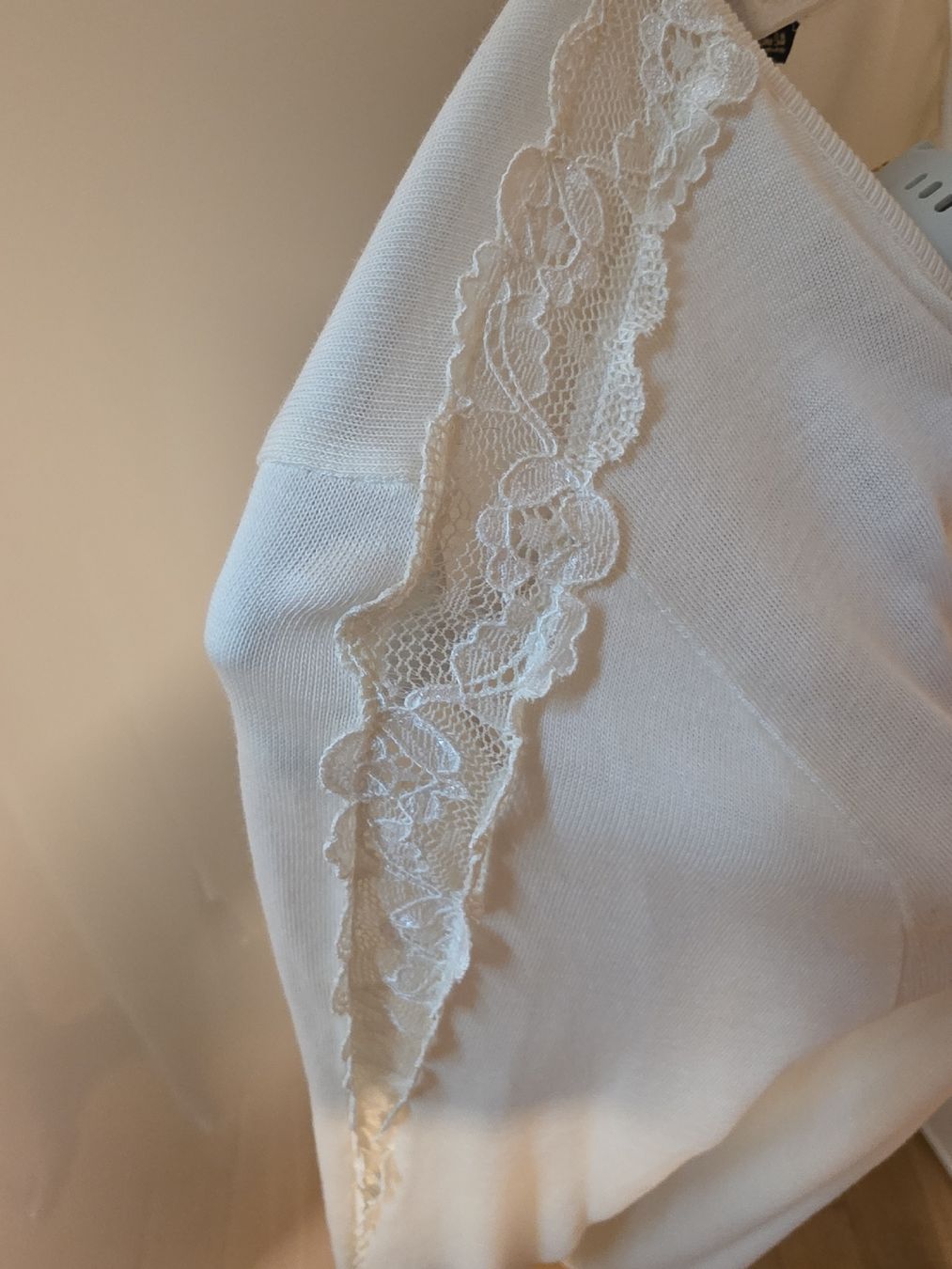 Massimo Dutti Maglioni & Felpe: White long sleeve from Massimo Dutti – Usato da Zürich venduto da lit_n7pb 1