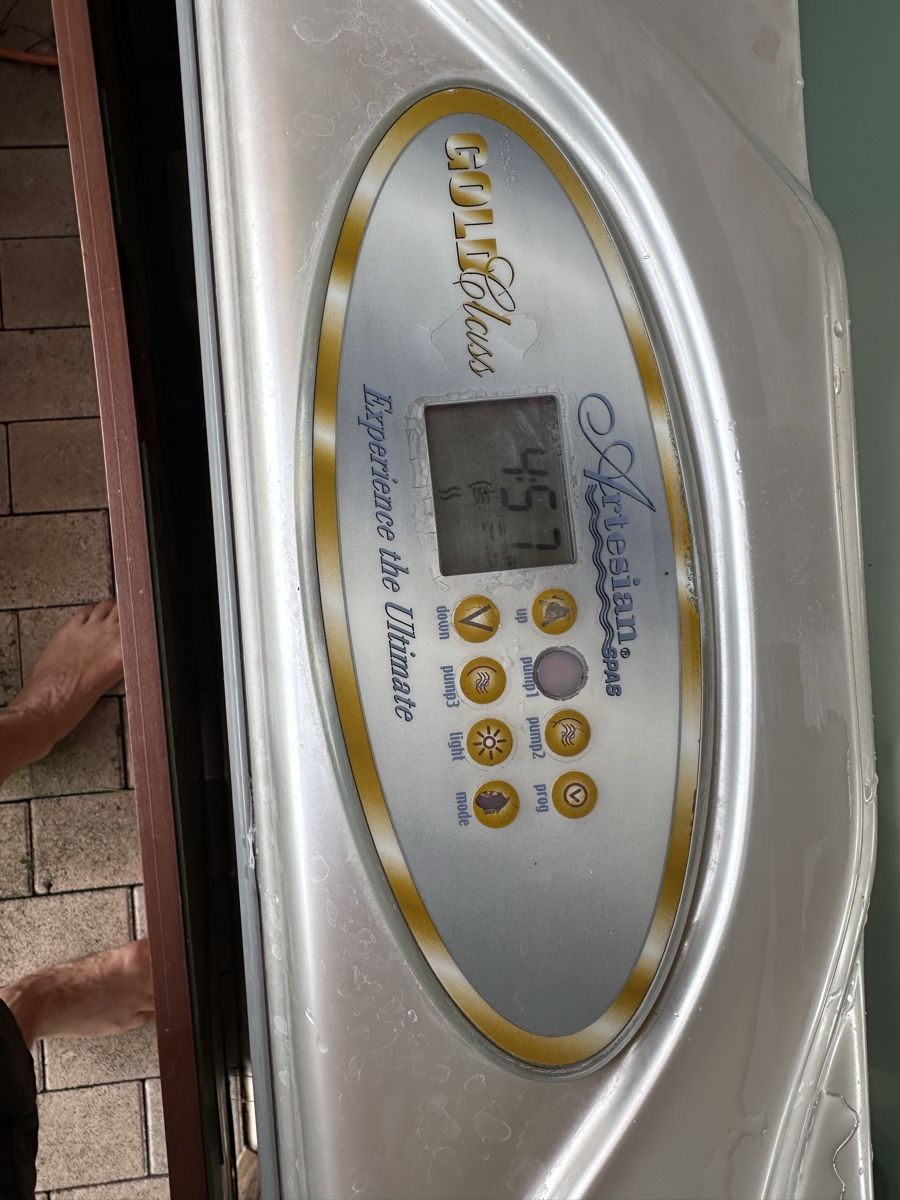 Whirlpool: Whirlpool Jacuzzi XXL – Gebraucht aus Bern von  6