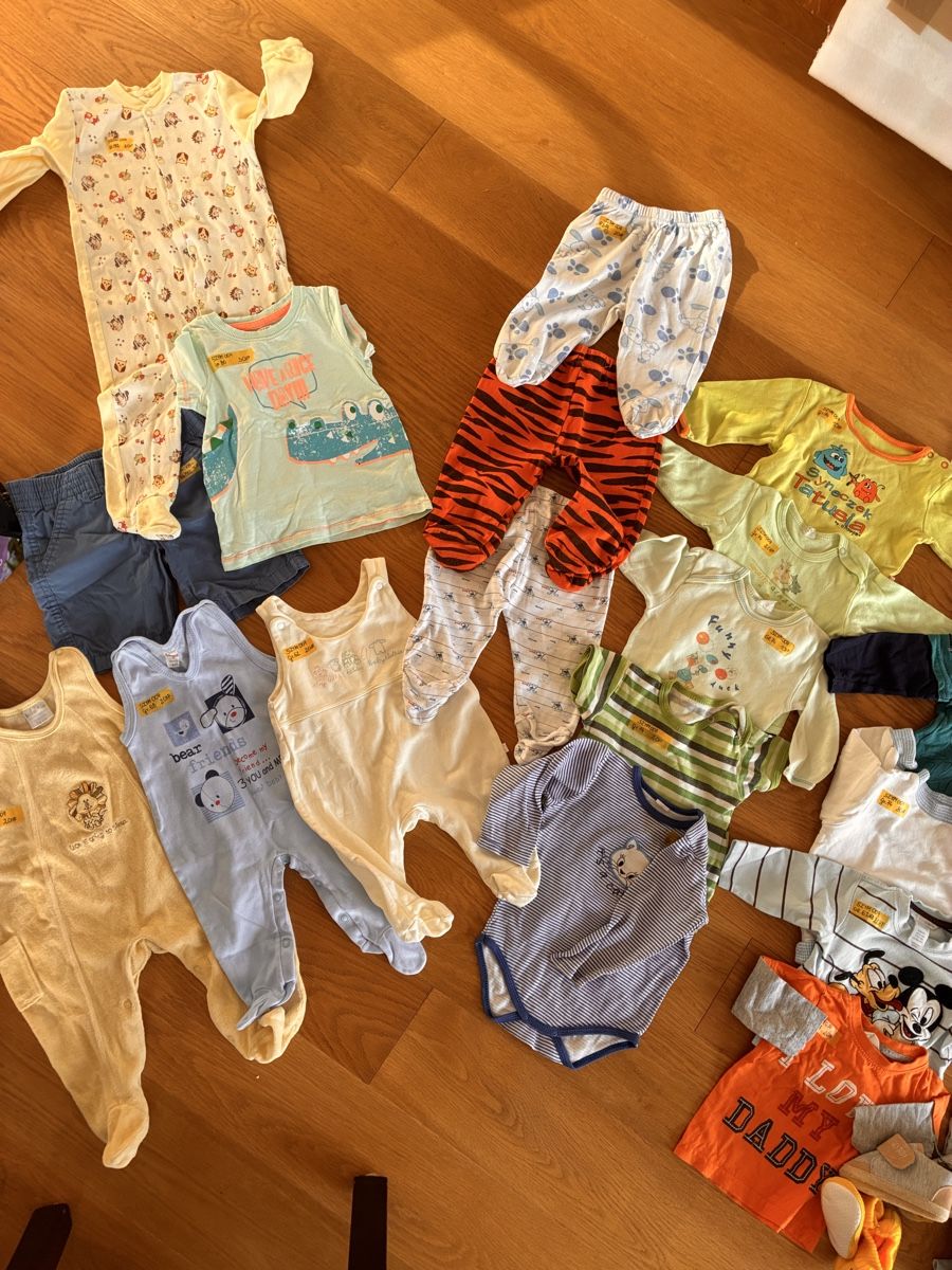 Lotti & Set di vestiti: Baby Clothes Bundle: 68 - 80 size / 24 items – Usato da Untersiggenthal venduto da mic_ksv9 1
