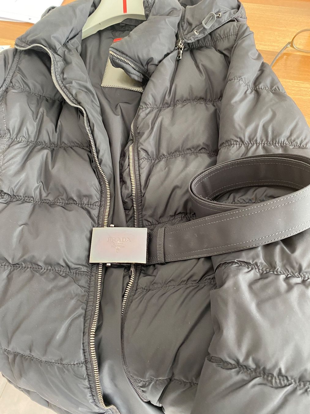 Prada Mäntel: Prada Daunenmantel, Parka schwarz , Damen – Defekt aus Schönenberg ZH von nielfa 2