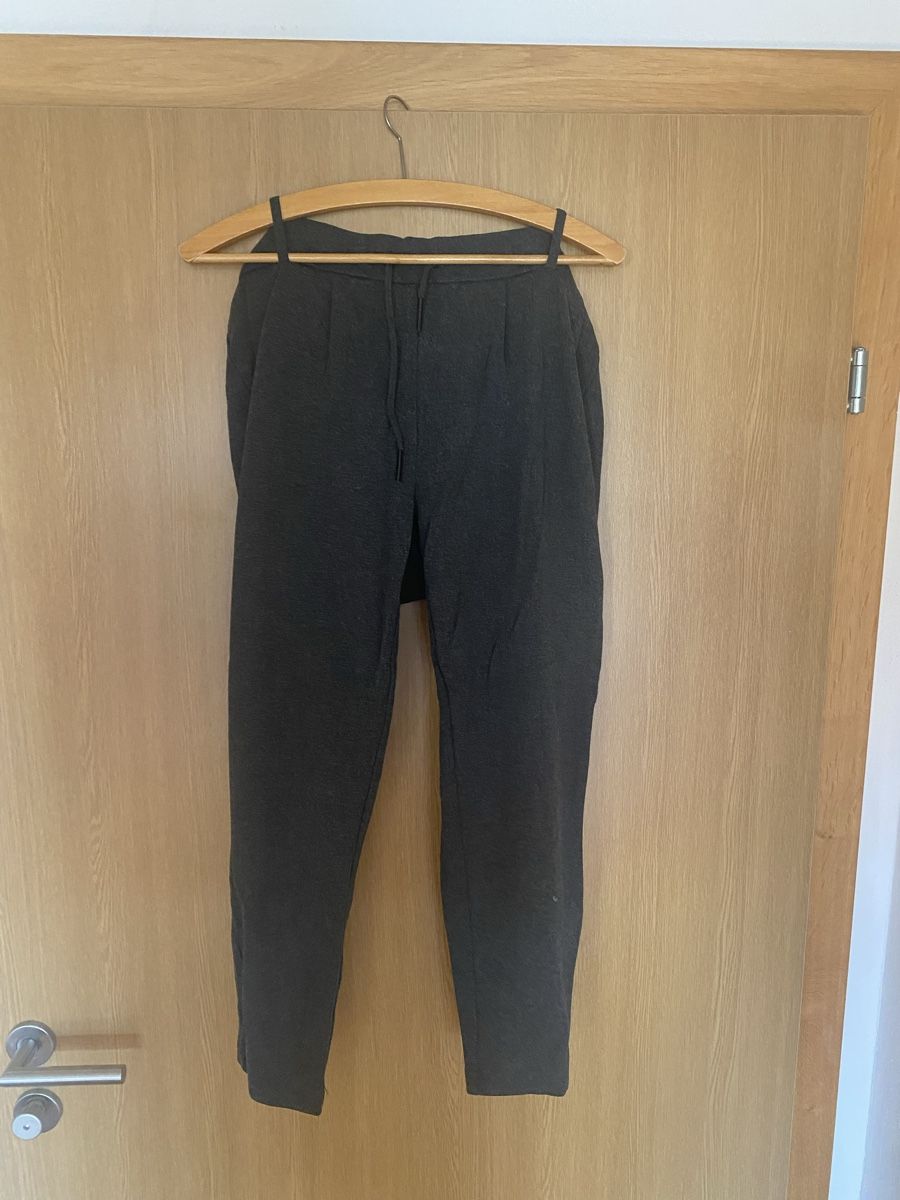 Only Hosen: Damen Hose ONLY grau Grösse M neuwertig – Gebraucht aus Zihlschlacht von ZKeramik96 1