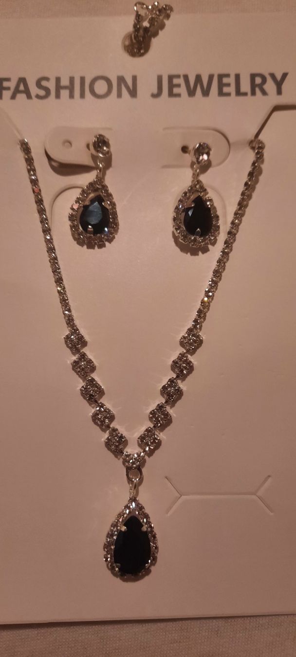 Catenine: Schmuck set Halskette und Ohrstecker – Nuovo e nell'imballaggio originale da Leimbach AG venduto da Funke58