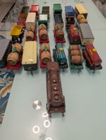 Lot de 25 wagons et 1 locomotive