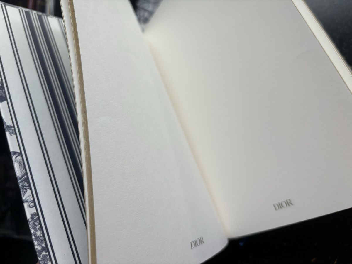 Dior Borse: 100% DIOR Limited Complimentary Notebook White and Blue – Nuovo (secondo la descrizione) da St. Gallen venduto da Atelier.W.Maison 4