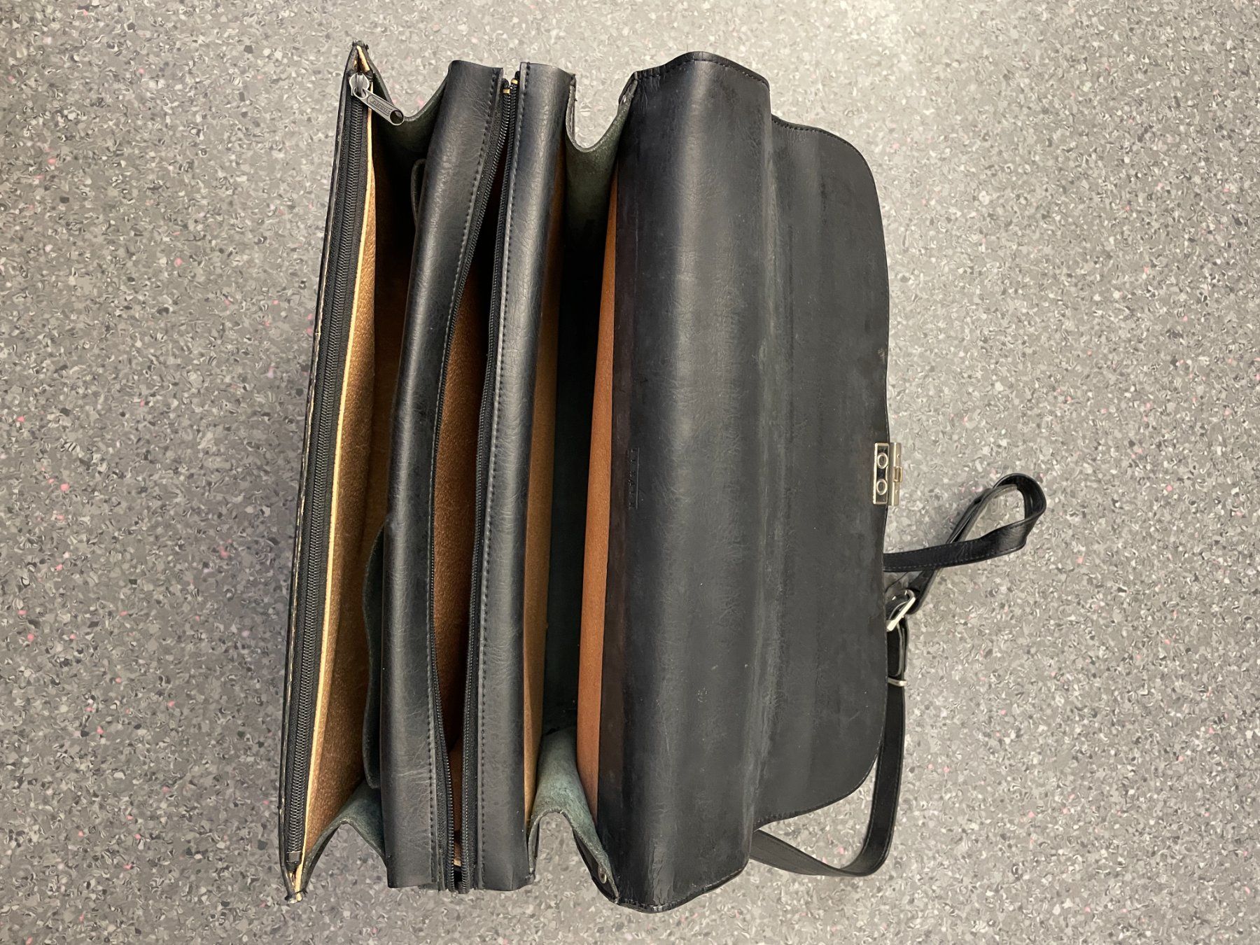 Valises & Sacs: Aktentasche Leder – D'occasion à Frauenfeld par mulbf 3