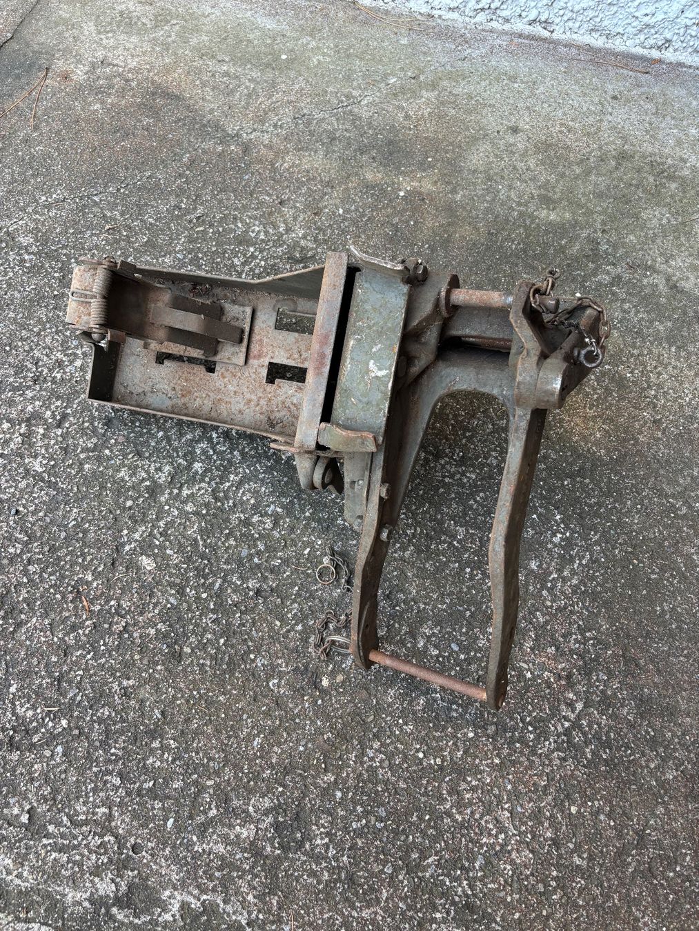Armi bianche: Cradle M2HB für Geschützring GMC US WWII .30 oder .50 – Usato da Neuenhof venduto da redballexpress 1