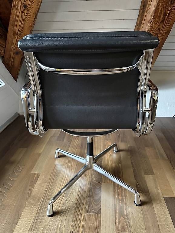 Poltrone: Vitra Soft Pad Char EA207 Aspahlt, Designklassiker – Usato da Muttenz venduto da samy2000 1