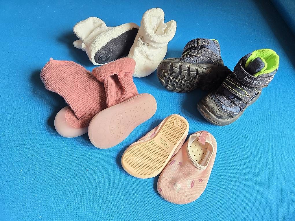 Scarpe per ragazzi: Chaussures taille 20 – Usato da Arconciel venduto da gab_c8l2