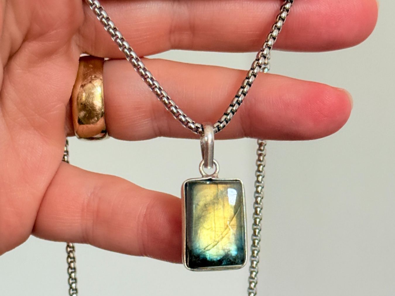 Catenine: Fashionable labradorite necklace – Nuovo e nell'imballaggio originale da Genève venduto da AGBERG
