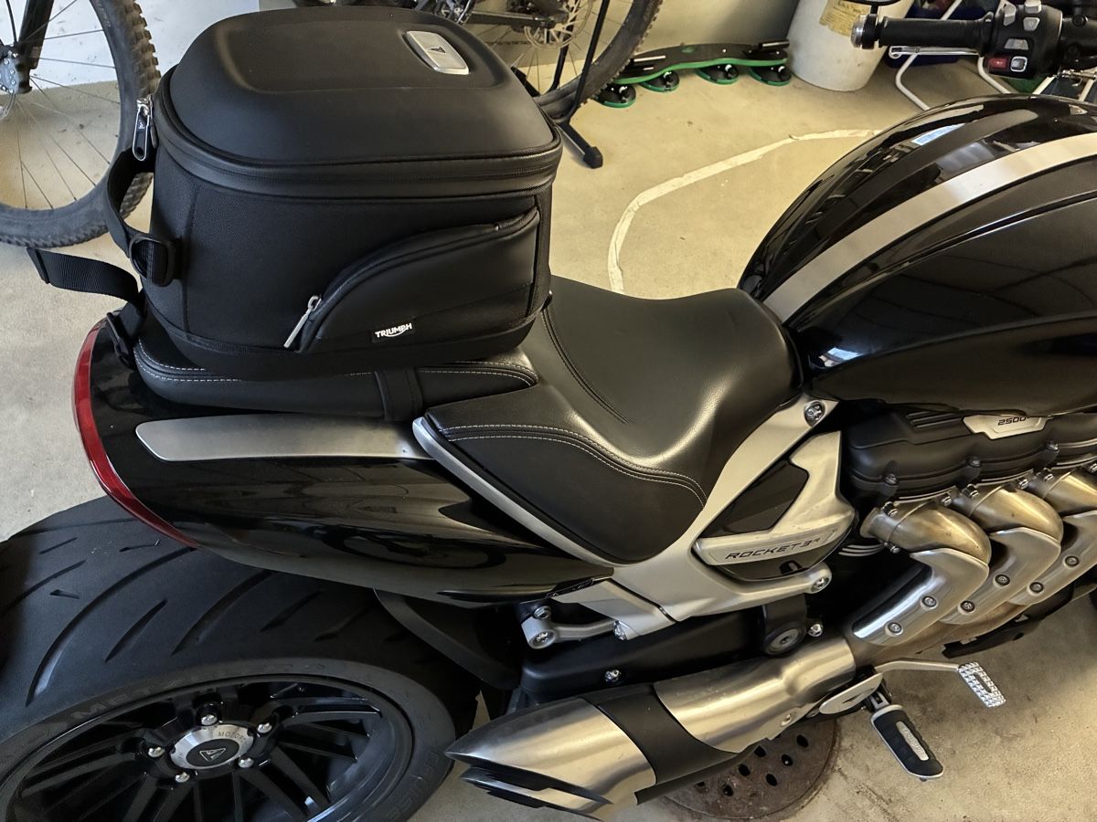 Triumph Topcase: Triumph Rocket 3 Sitztasche – Neu (gemäss Beschreibung) aus Oberkirch LU von Fox00 3