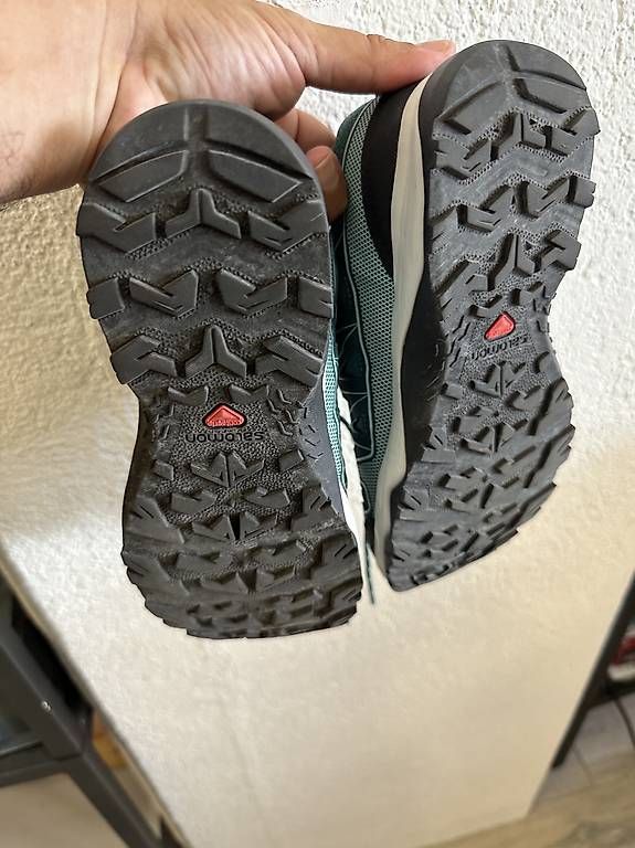 Scarpe da donna: Wanderschuhe gr 37.5 – Usato da Pratteln venduto da Tuvalabuhu 1