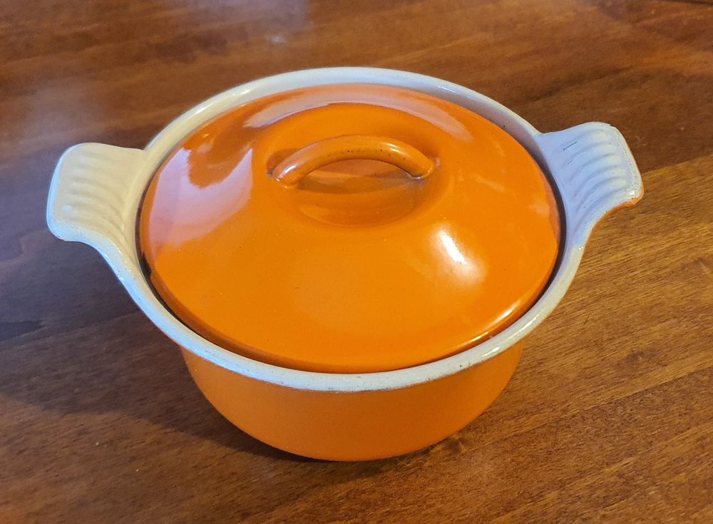 Le Creuset Cast Iron Orange Dutch Oven Large Family Size