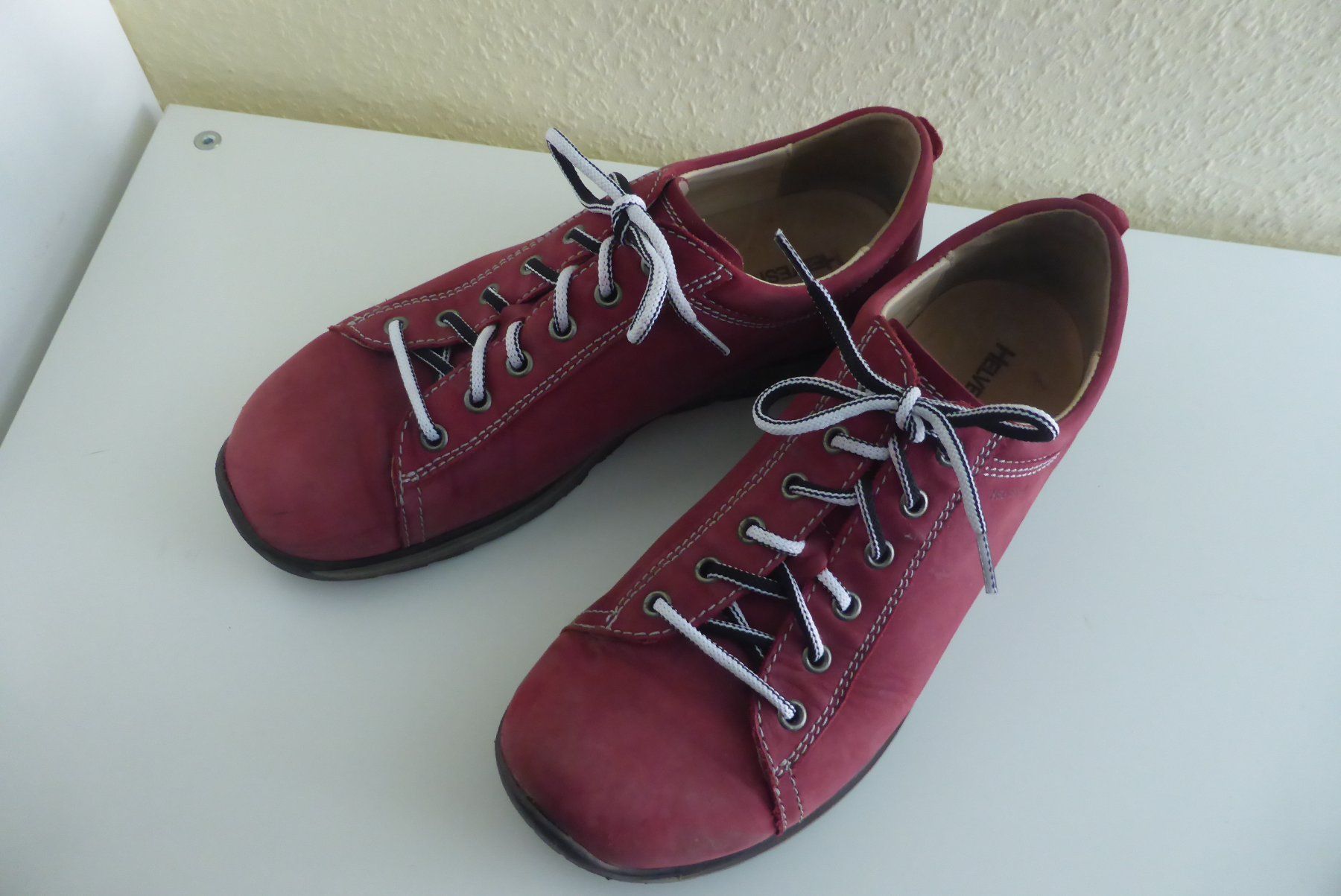 Helvesko Chaussures hommes: Helvesko Freizeitschuh swiss made - rot- Gr. 40 – D'occasion à Brunnadern par vapiano 3