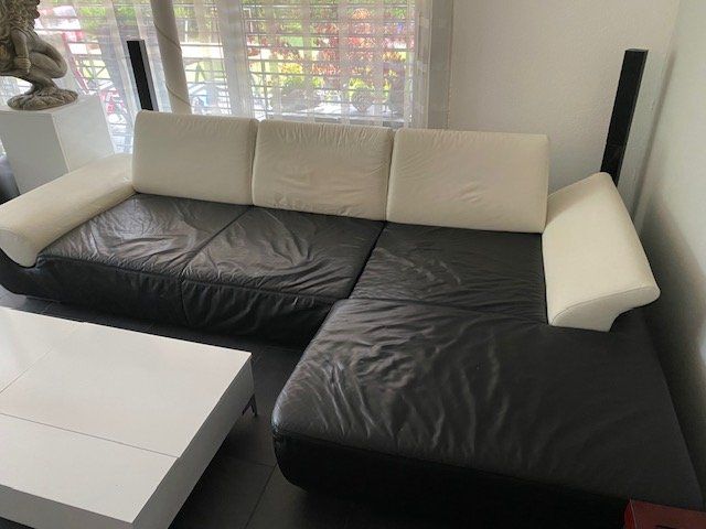 Farben: Sofa Leder schwarz/weiss – Gebraucht aus Wädenswil von droopyCH
