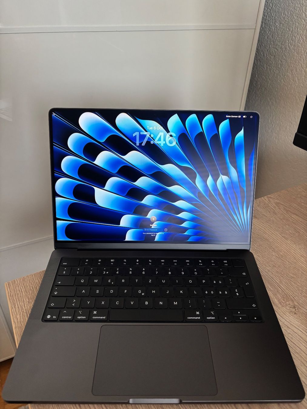 Apple Notebooks: Macbook Pro M5 24gb RAM mit Nano Texture Display – Neu (gemäss Beschreibung) aus Bern von aro_72d9 1
