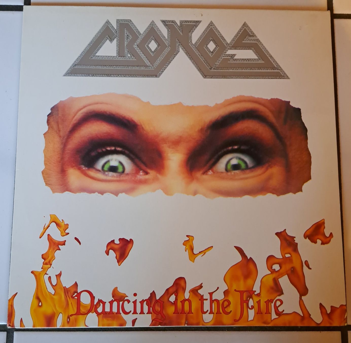 Dischi in vinile: Cronos - Dancing In The Fire (Vinyl LP) – Usato da Solothurn venduto da Temple_of_Triton