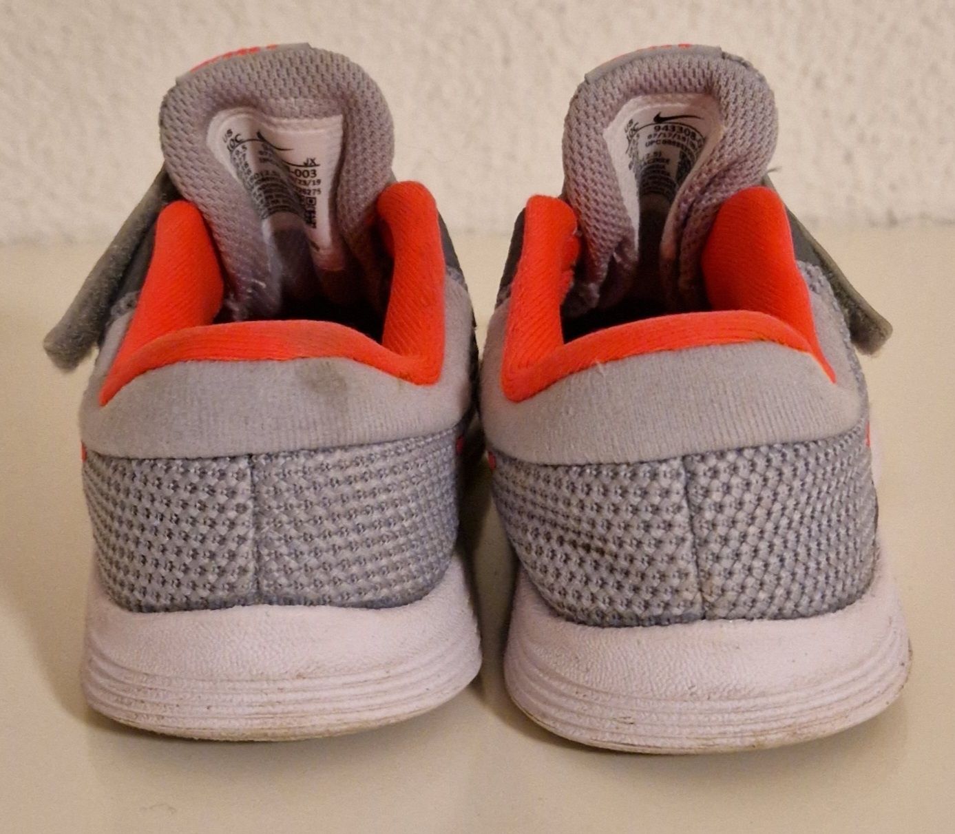 Nike Scarpe per ragazzi: 9) Nike Revolution 4, Grösse 27 – Usato da Menziken venduto da chs_xd76 2
