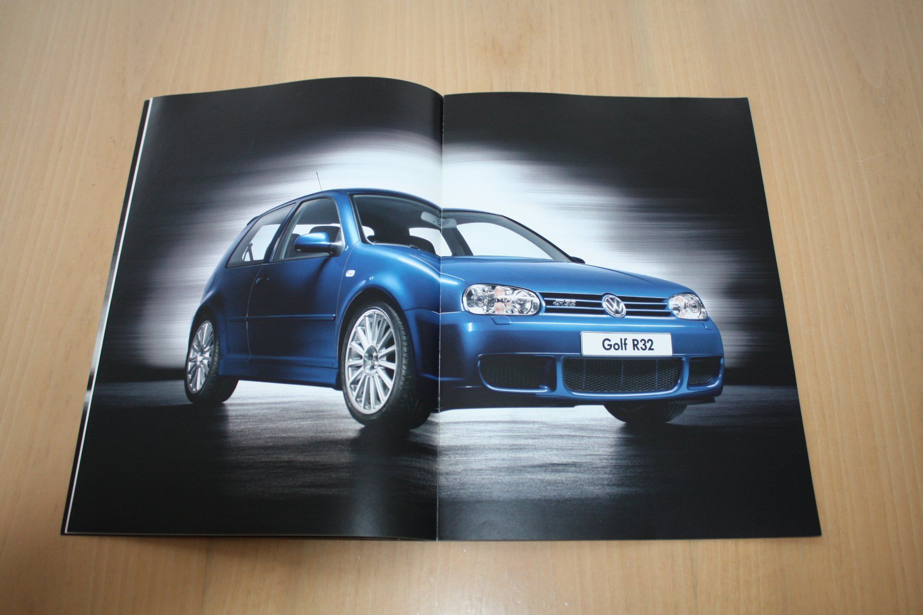VW Documenti: VW Golf R32 Broschüre 10/2003 – Usato da Wikon venduto da erwin400 3
