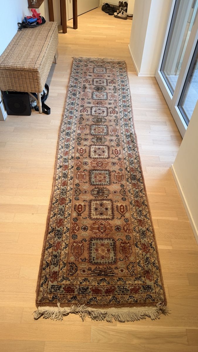 Tappeti: Hand-Knotted Oriental Runner Rug, Geometric Pattern – Usato da Schlieren venduto da helena.Gini