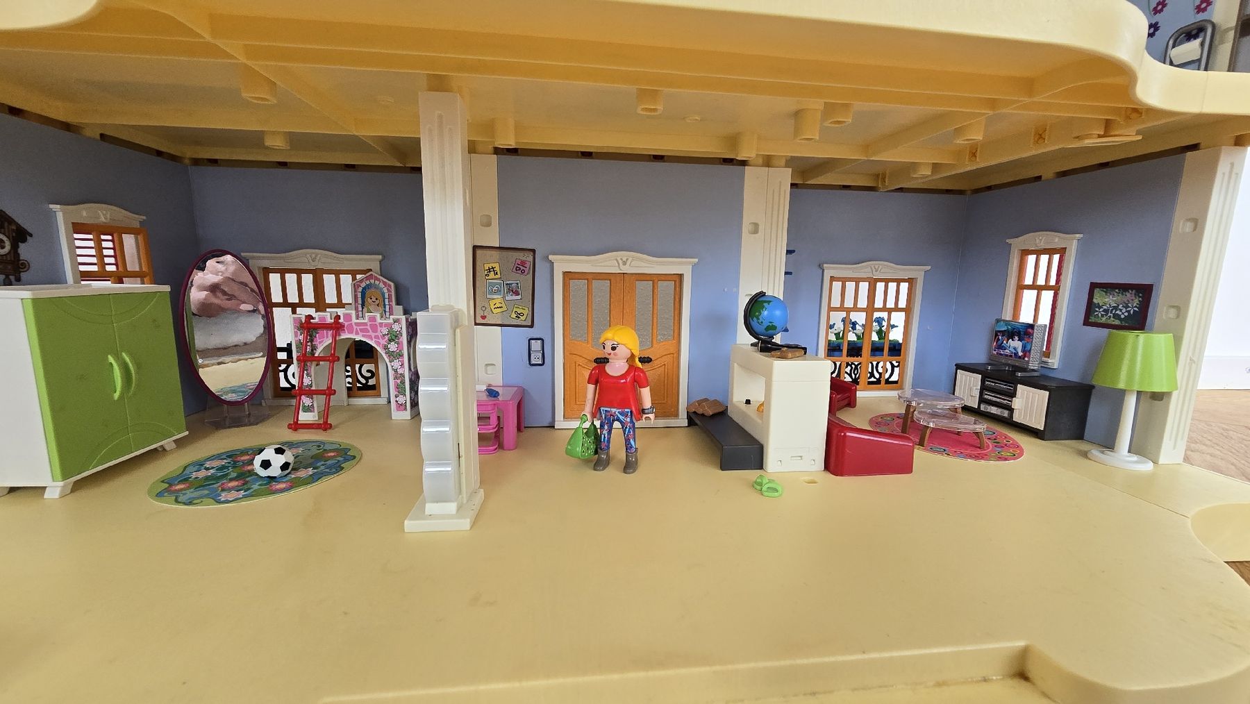 Playmobil Spielzeuge: Playmobil Haus mit Zubehör – Gebraucht aus Sachseln von Oberhuiser 4