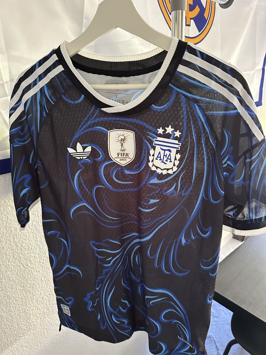 Adidas Canottiere & Pantaloni: Argentinien Away Trikot Spielerversion Grösse L – Nuovo (secondo la descrizione) da Kehrsatz venduto da shabirrezai27 4