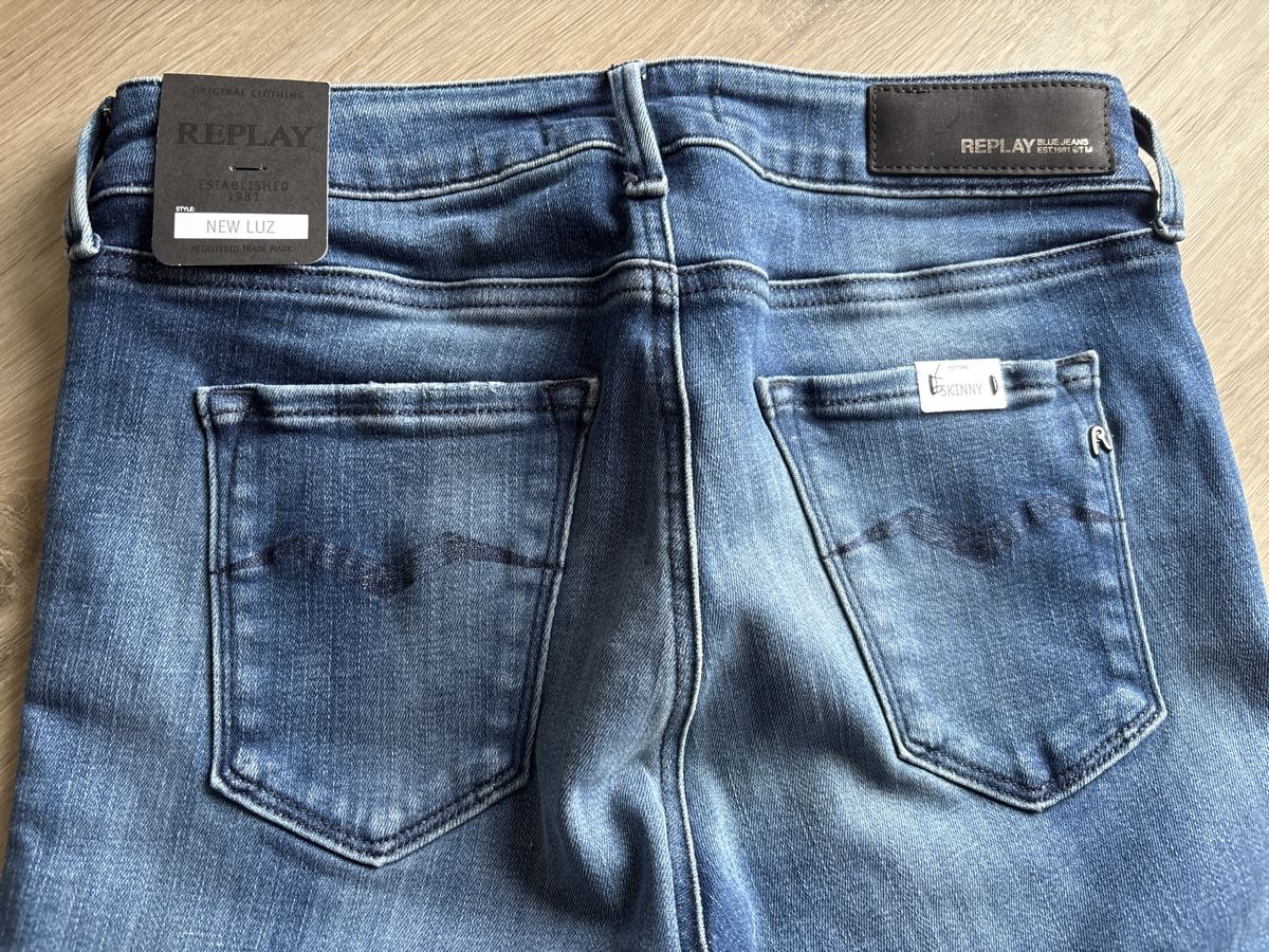 Replay Jeans: Replay jeans New Luz, taille 28, NEUF – Nuovo e nell'imballaggio originale da Delémont venduto da Ma_LoU.01 2