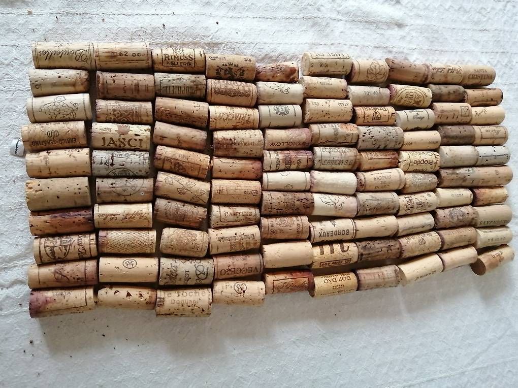 Apribottiglie & Tappi per chiusura: 100 Weinkorken Sammlung Basteln Deko DIY – Usato da Honau venduto da holunder3 1